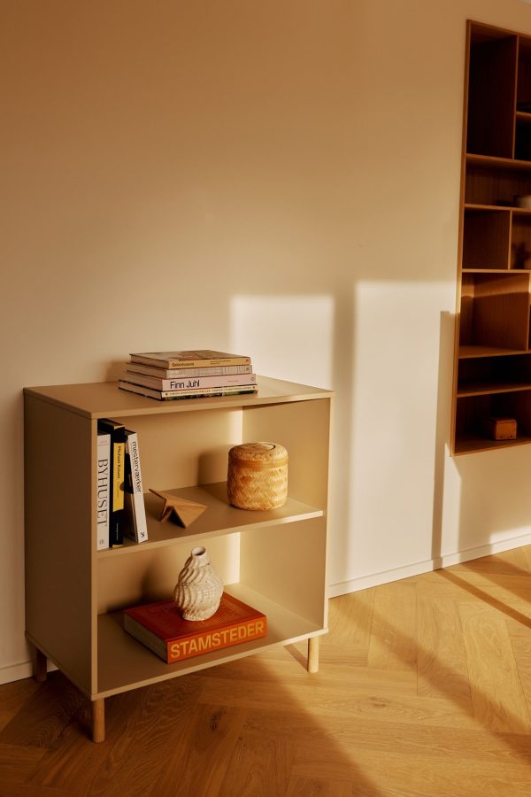 FLEXA SAGA Reol, 1 hylde, Egetræsben, Oat 83.9 cm x 75.4 cm Oat